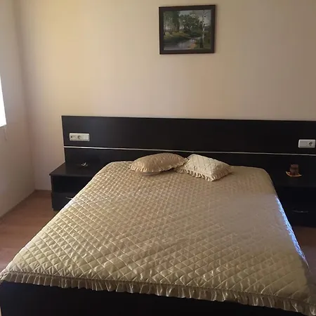 48 Apartment *
