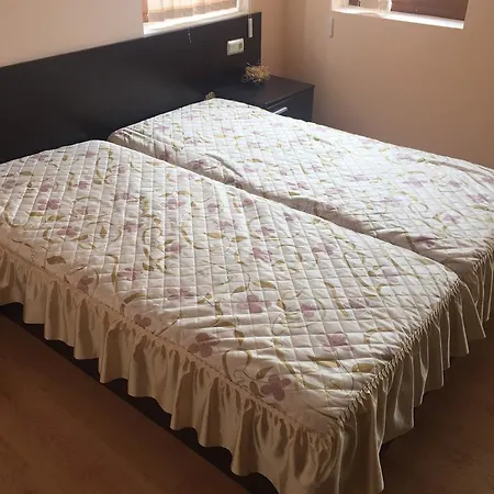 48 Apartment *